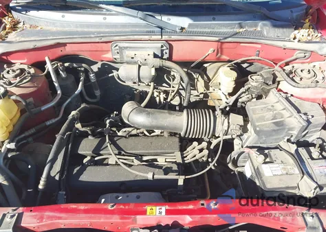 2001 Ford Escape Xls z USA, uszkodzony, nr VIN 1FMYU02B51KE85887